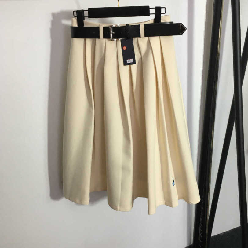 23ss ruffle skirt black pleated skirt designer Skirts Letter belt waist high waist pleated half skirt High quality women clothes a1 
23ss ruffle skirt black pleated skirt designer Skirts Letter belt waist high waist pleated half skirt High quality women clothes a1