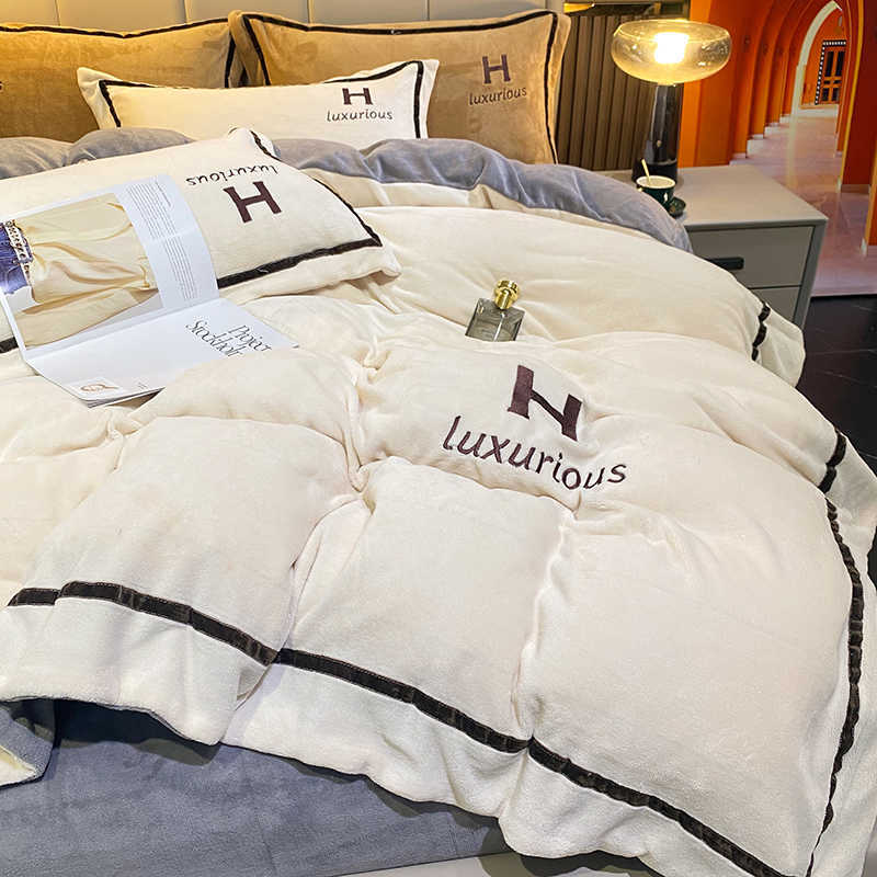 Bedding Set Light Luxury Milk Powder Four Piece Set Thickened Coral Powder Quilt Cover Double sided Flour Linen Sheet Sheet Quilt Cover Fitted Sheet, Dy-h paris silver grey
Bedding Set Light Luxury Milk Powder Four Piece Set Thickened Coral Powder Quilt Cover Double sided Flour Linen Sheet Sheet Quilt Cover Fitted Sheet, Dy-h paris silver grey