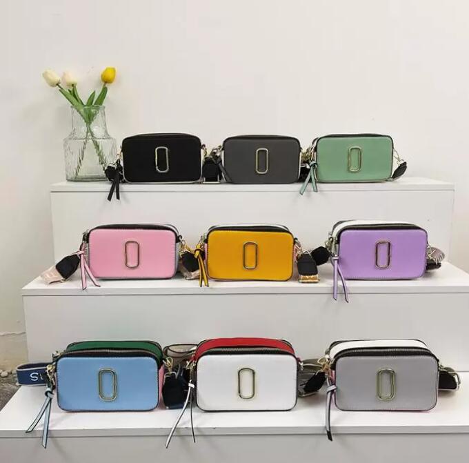 Designer Women Bags New 2022 Contrast Color Small Square Bag Trend Letter Single Shoulder Messenger Bags Wholesale 20-12-7cm, All black
Designer Women Bags New 2022 Contrast Color Small Square Bag Trend Letter Single Shoulder Messenger Bags Wholesale 20-12-7cm, All black