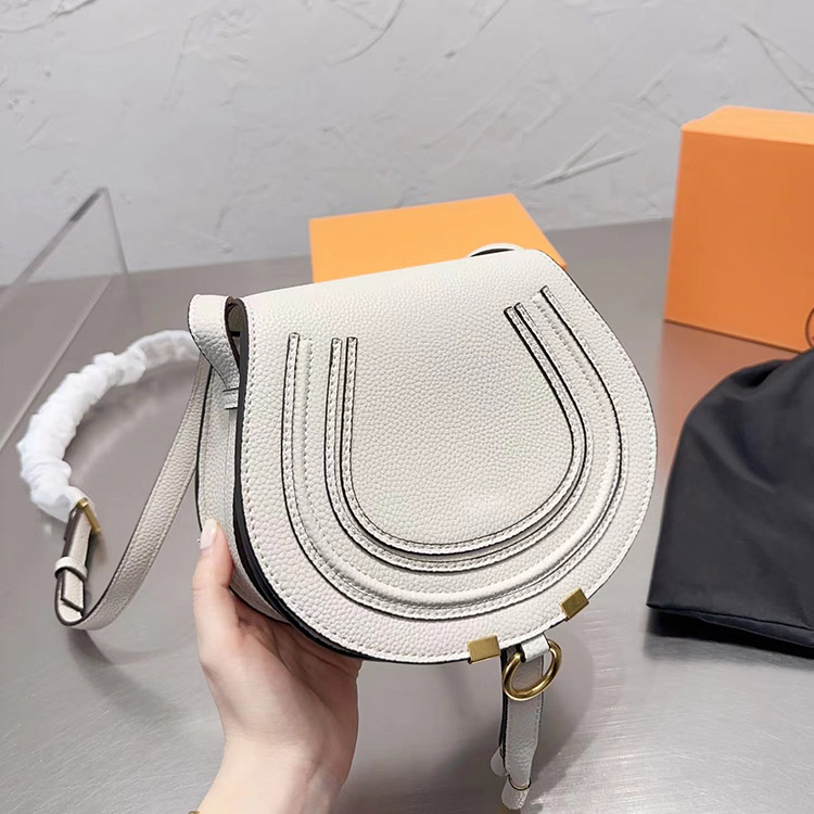 Designer Saddle bag Retro shoulder crossbody bags Vintage Marcie purses very soft Tassel Cross-body pouch size 22cm