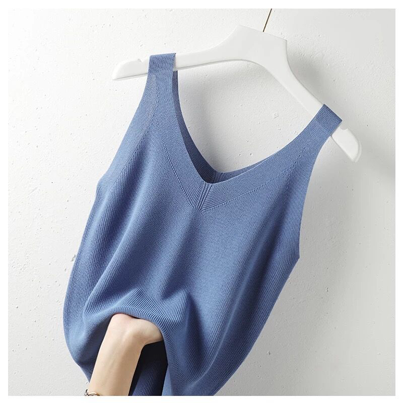 Camisoles Tanks Casaul Camisole Women Wear a Sleeveless Tops Ice Silk Inside Bottom and Wear the Korean V-neck Vertical Stripes Slim Tank 230413