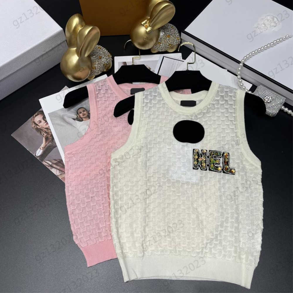 Women Tanks Camis Front Color Diamond Decoration Letters Embroidery Check Sleeveless Vest Classic Thread Design Round Neck Pullover Slim Tops Womens Wear 1970, 22
Women Tanks Camis Front Color Diamond Decoration Letters Embroidery Check Sleeveless Vest Classic Thread Design Round Neck Pullover Slim Tops Womens Wear 1970, 22
