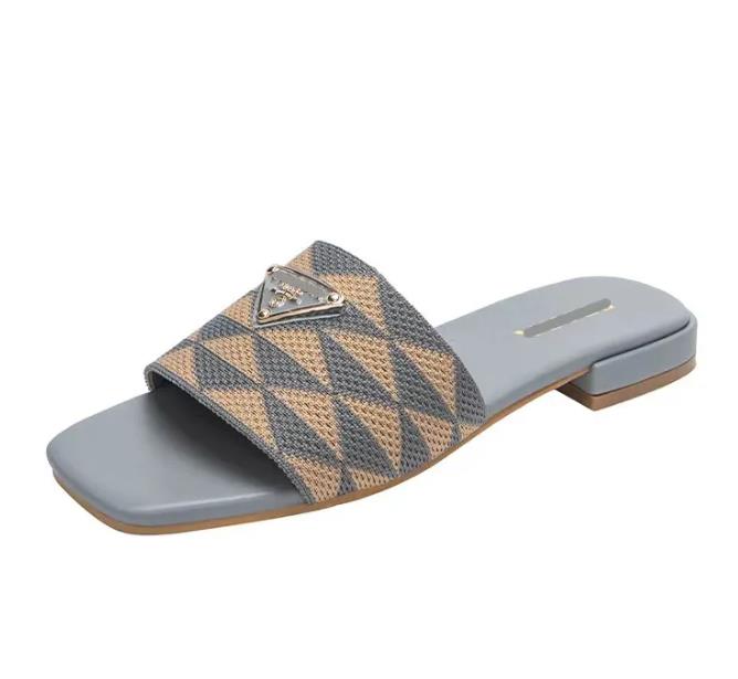 High-end Embroidered Fabric Slippers Black Beige Multicolor Embroidery Mules Womens Home Flip Flops Casual Sandals Leather Flat Slide Rubber factory outlet, Red
High-end Embroidered Fabric Slippers Black Beige Multicolor Embroidery Mules Womens Home Flip Flops Casual Sandals Leather Flat Slide Rubber factory outlet, Red