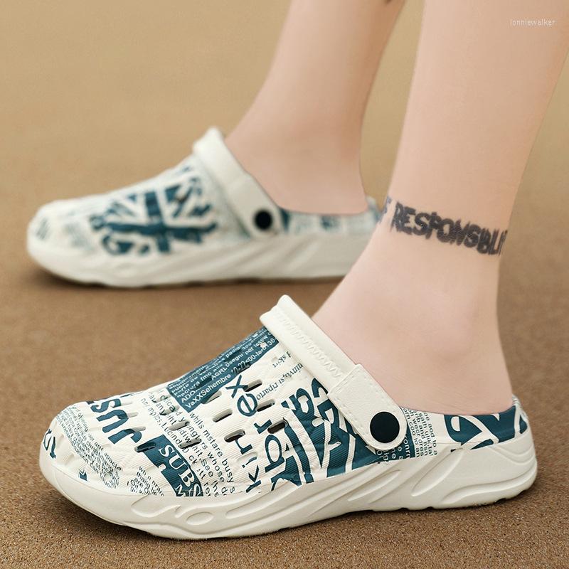 Sandals Men's Non-slip Soft-soled Large Size Beach Shoes Summer Trend Casual Hole Convenient Breathable Wear-resistant
Sandals Men's Non-slip Soft-soled Large Size Beach Shoes Summer Trend Casual Hole Convenient Breathable Wear-resistant