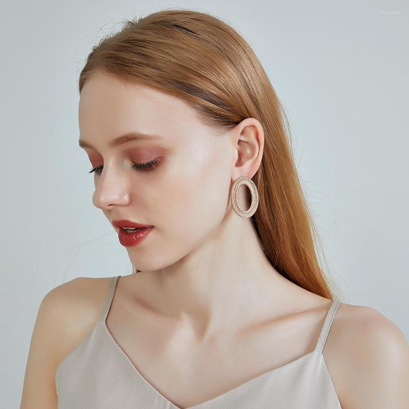 Dangle Earrings Luxury For Women Designer Charm Jewelry Wave Pattern Oval Stud Korean Fashion Alloy Round
Dangle Earrings Luxury For Women Designer Charm Jewelry Wave Pattern Oval Stud Korean Fashion Alloy Round
