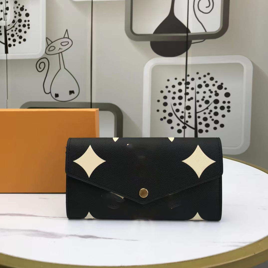Fashion designer wallets luxury Brazza purse mens womens clutch bags Highs quality flower letter coin purses long card holders with original box dust bag M605L31, Embossed monogrames
Fashion designer wallets luxury Brazza purse mens womens clutch bags Highs quality flower letter coin purses long card holders with original box dust bag M605L31, Embossed monogrames
