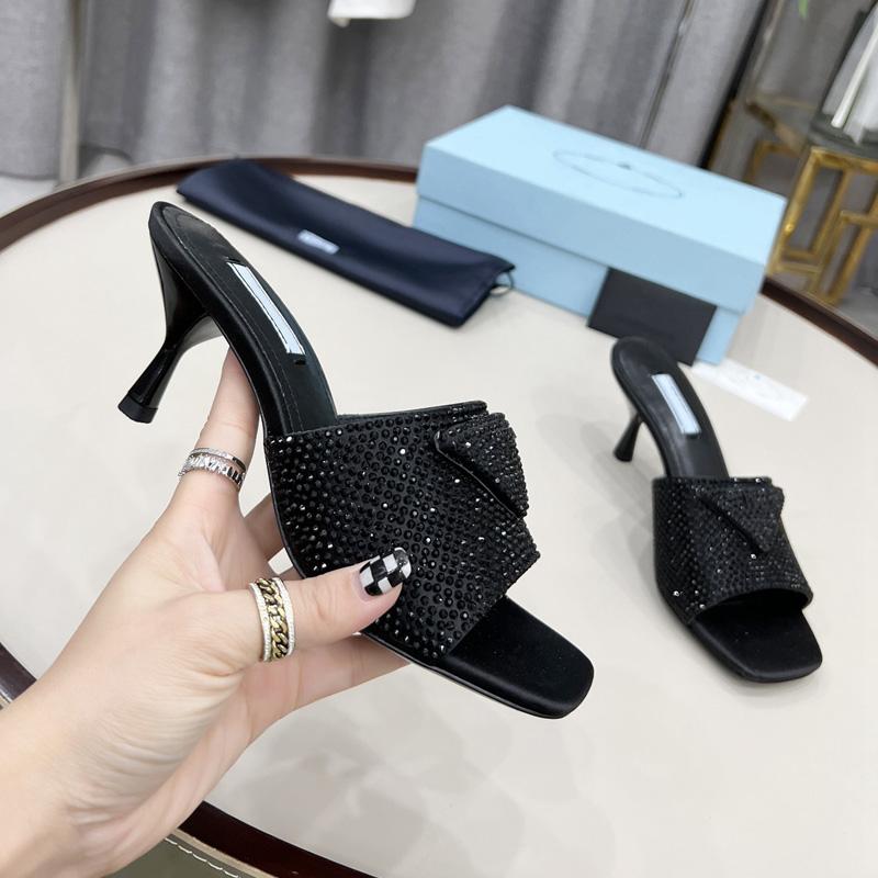Hot selling high quality black crystal Satin Designer Crystal Slippers Crystal Sandals flat rubber soled slides can be used for many occasions factory shoes
Hot selling high quality black crystal Satin Designer Crystal Slippers Crystal Sandals flat rubber soled slides can be used for many occasions factory shoes