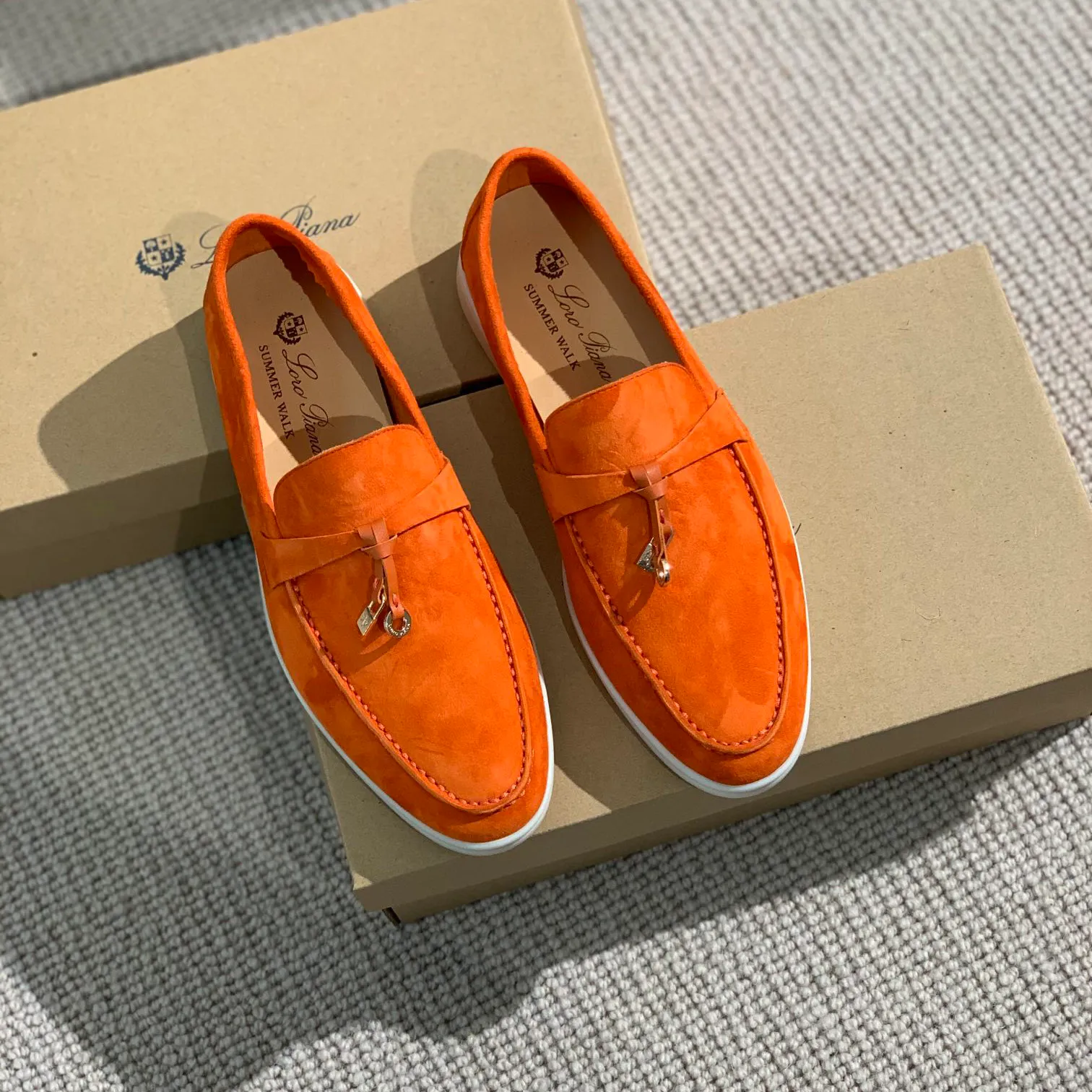 23 LP PIANA Summer Charms embellished Walk suede loafers shoes Fashion Genuine leather casual slip on flats women Luxury Designers flat Dress shoe factory footwear
23 LP PIANA Summer Charms embellished Walk suede loafers shoes Fashion Genuine leather casual slip on flats women Luxury Designers flat Dress shoe factory footwear