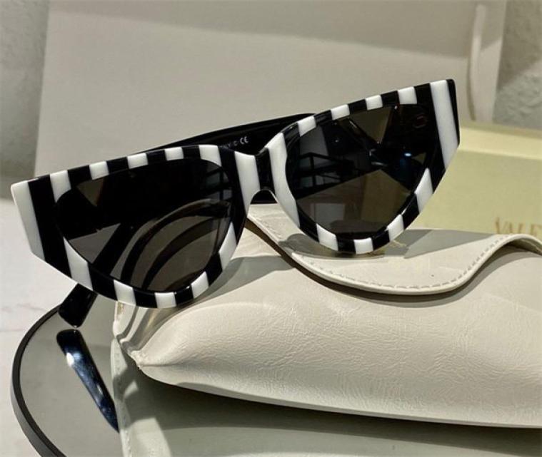 Sunglasses For Women Summer style AntiUltraviolet 4063 Retro Plate Plank full frame fashion Eyeglasses Random Box8298405
Sunglasses For Women Summer style AntiUltraviolet 4063 Retro Plate Plank full frame fashion Eyeglasses Random Box8298405