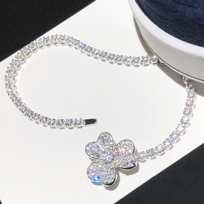 four leaf clover Bracelet Natural Shell Gemstone 925 silver designer for woman T0P quality highest counter quality fashion jewelry luxury anniversary gift 008
four leaf clover Bracelet Natural Shell Gemstone 925 silver designer for woman T0P quality highest counter quality fashion jewelry luxury anniversary gift 008