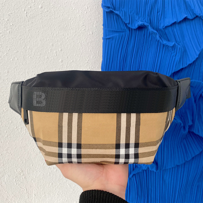 fanny pack belt bag waist bags cross body shoulder bag chest purse luxurys men Bumbags crossbody Fanny Pack Designer women side body Nylon wallet versatile very nice, Black + stripes +box
fanny pack belt bag waist bags cross body shoulder bag chest purse luxurys men Bumbags crossbody Fanny Pack Designer women side body Nylon wallet versatile very nice, Black + stripes +box