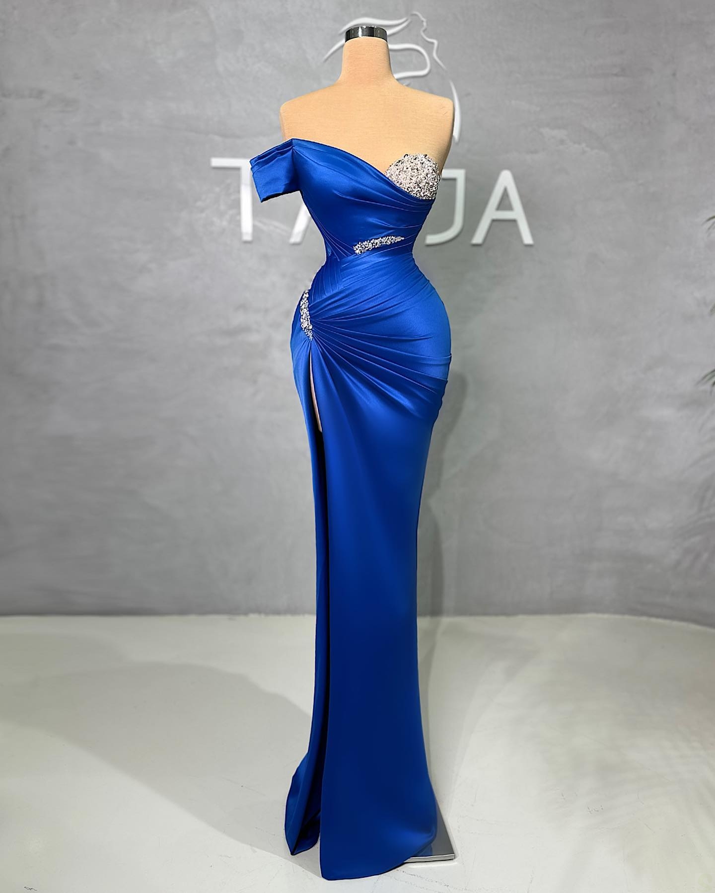 Classical Mermaid Prom Dresses Sweetheart Off the Shoulder Shining Beads Satin High Side Split Zipper Floor Length Custom Made Party Dress Plus Size V