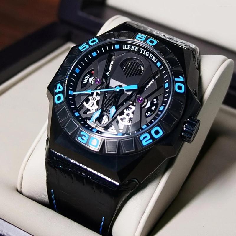 Wristwatches Reef Tiger/RT Men Limited Automatic Mechanical Watch All Black Blue Skeleton Waterproof 200M Dive Watches Relogio Masculino, Rga6912-bbll
Wristwatches Reef Tiger/RT Men Limited Automatic Mechanical Watch All Black Blue Skeleton Waterproof 200M Dive Watches Relogio Masculino, Rga6912-bbll