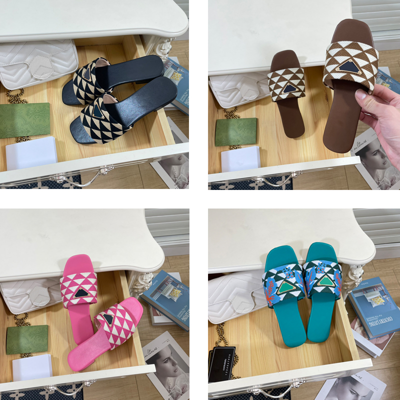 2023 Woman Embroidered Fabric Slides Slippers Black Beige Multicolor Embroidery Mules Womens Home Flip Flops Sandals Leather Flat Slide Rubber Sole
2023 Woman Embroidered Fabric Slides Slippers Black Beige Multicolor Embroidery Mules Womens Home Flip Flops Sandals Leather Flat Slide Rubber Sole