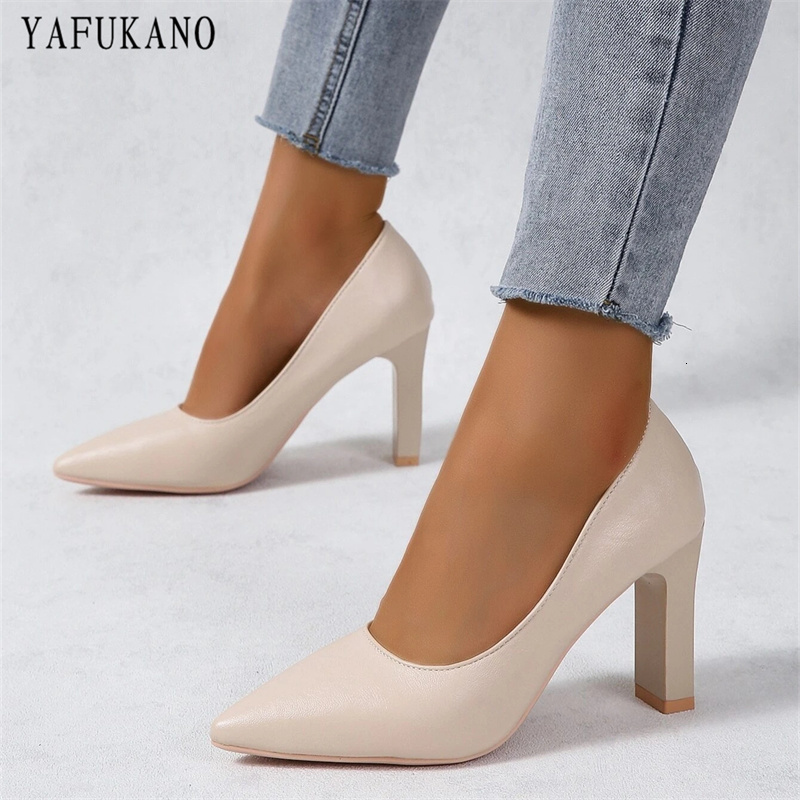 Dress Shoes Classic Simple Point Toe Small Chunky Heeled Pumps Black Fashion Office Work Shoes Elegant Ladies Party Shoes Women's High Heels 230413
Dress Shoes Classic Simple Point Toe Small Chunky Heeled Pumps Black Fashion Office Work Shoes Elegant Ladies Party Shoes Women's High Heels 230413