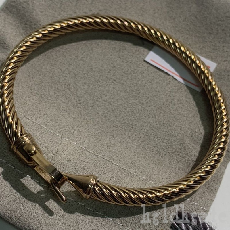 Hand twisted mens bracelets simple designer bracelet cuff alloy silvery color bangle mens couples street jewelry Bracelets Designer for Women ZB026 F23
Hand twisted mens bracelets simple designer bracelet cuff alloy silvery color bangle mens couples street jewelry Bracelets Designer for Women ZB026 F23