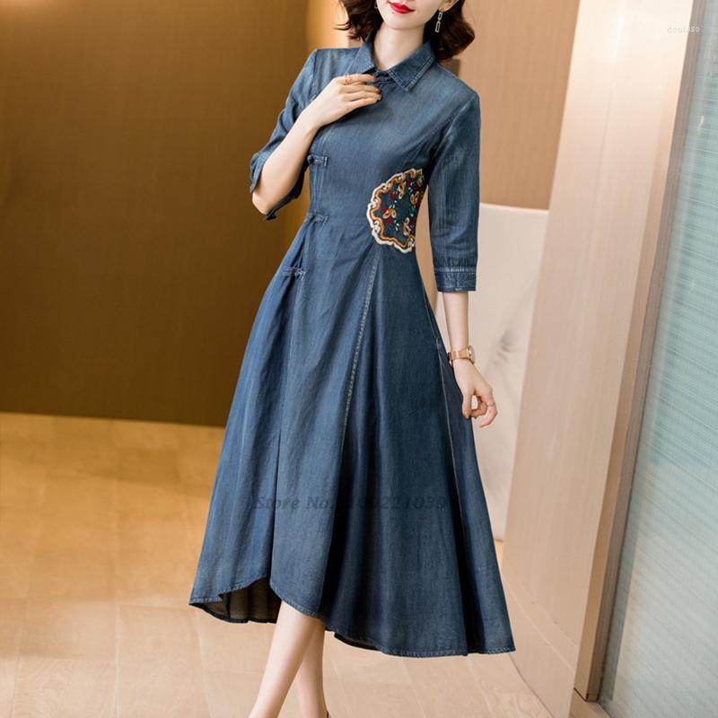 Ethnic Clothing 2023 Chinese Improved Denim Qipao National Vintage Flower Embroidery Evening Dress Vestido Oriental Traditional Chongsam
Ethnic Clothing 2023 Chinese Improved Denim Qipao National Vintage Flower Embroidery Evening Dress Vestido Oriental Traditional Chongsam