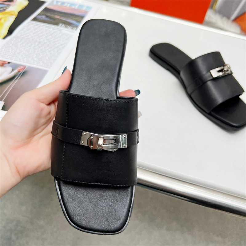 2023 New Synchronized Summer Genuine Leather Sandals Women's One Piece Slide Classic Buckle high, Black (1cm)
2023 New Synchronized Summer Genuine Leather Sandals Women's One Piece Slide Classic Buckle high, Black (1cm)