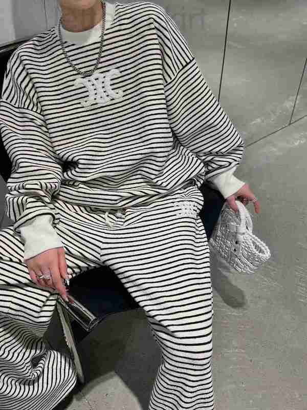 Women' Tracksuits designer Casual Lazy~22 New Triumphal Arch Towel Embroidery Black and White Contrast Stripe Pullover Middle Ancient Sports Suit Women NXBL, White3
Women' Tracksuits designer Casual Lazy~22 New Triumphal Arch Towel Embroidery Black and White Contrast Stripe Pullover Middle Ancient Sports Suit Women NXBL, White3
