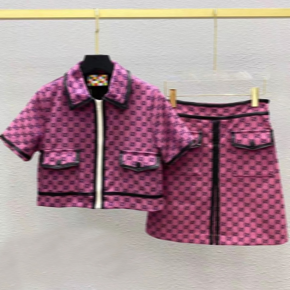 Women's Two Piece Dress Casual Suits Letters luxury designer woman jacket Coats For Women short Sleeve Zipper Jacket Cool Girls Streetwear designer set C161, Brown sets
Women's Two Piece Dress Casual Suits Letters luxury designer woman jacket Coats For Women short Sleeve Zipper Jacket Cool Girls Streetwear designer set C161, Brown sets