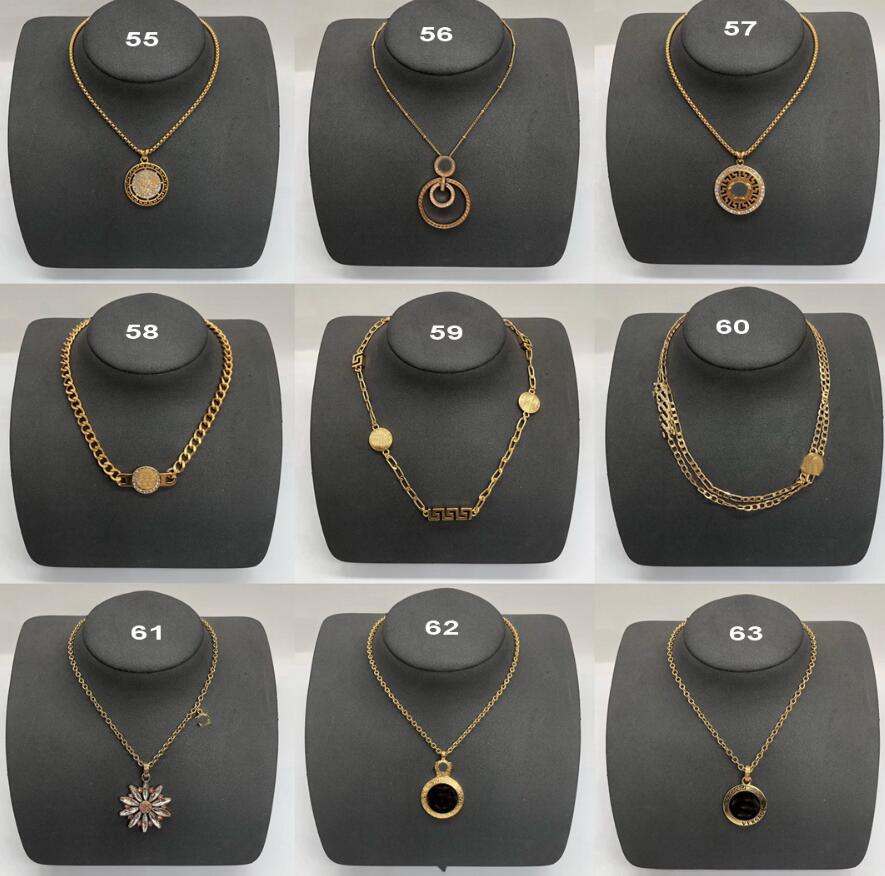 Double ring Pendant Chain Necklaces Greece Meander Pattern Bead Necklace Banshee Medusa Portrait Designer Sweater Chain Jewelry Women Accessories Gifts H13