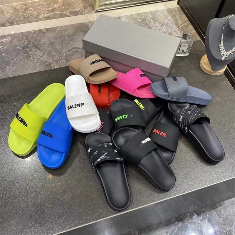 High definition Paris new letter slippers women's one line beach sandals summer leisure couple, Khaki
High definition Paris new letter slippers women's one line beach sandals summer leisure couple, Khaki