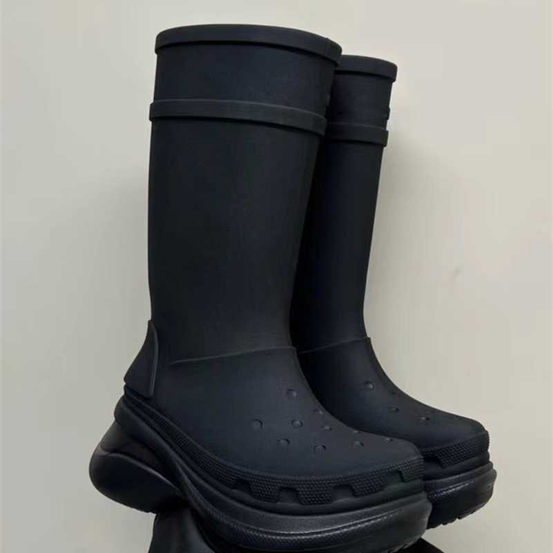 Autumn and winter 2023 Paris dark single product branded hole shoes Shaking sole anti-skid thick soled high rise show boots, Rose pink
Autumn and winter 2023 Paris dark single product branded hole shoes Shaking sole anti-skid thick soled high rise show boots, Rose pink