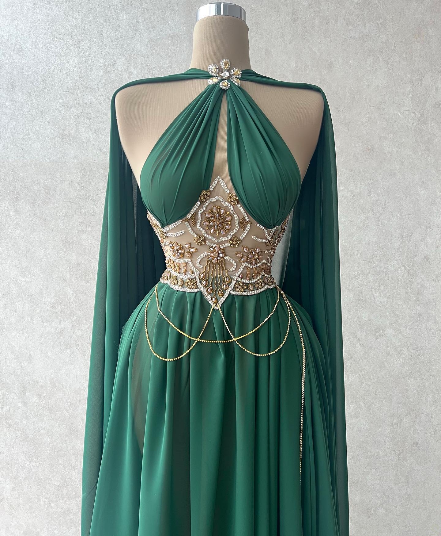 Luxury Mermaid Prom Dresses Designer Sleeveless Applicants Beads Tulle Backless Floor Length Custom Made Party Dress Plus Size Vestido De Noite