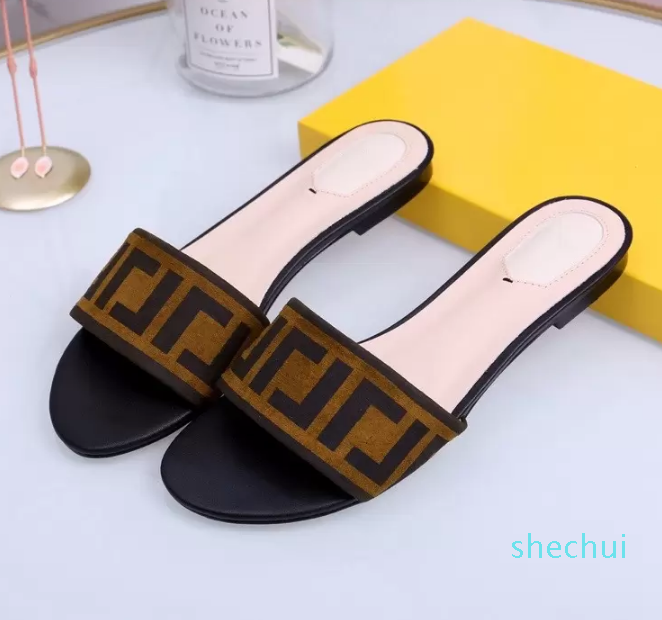 2023 Summer luxury g Sandals Designer women Flip flops Slipper Fashion Genuine Leather slides Metal Chain Ladies Casual shoes
2023 Summer luxury g Sandals Designer women Flip flops Slipper Fashion Genuine Leather slides Metal Chain Ladies Casual shoes