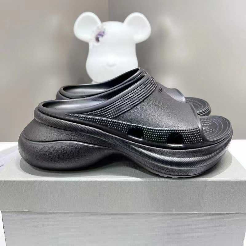 Netizen Paris Thick Sole Slippers with Same Style 2023 Spring/Summer New Step on Shit Feeling One word Anti slip Sandals Hole Shoes, White5
Netizen Paris Thick Sole Slippers with Same Style 2023 Spring/Summer New Step on Shit Feeling One word Anti slip Sandals Hole Shoes, White5