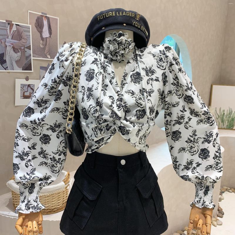 Women's Blouses Spring 2023 Korean Vintage Printed Shirt Blouse Women's Short Style With Flower V-neck Long-sleeved Crop Top, Black
Women's Blouses Spring 2023 Korean Vintage Printed Shirt Blouse Women's Short Style With Flower V-neck Long-sleeved Crop Top, Black
