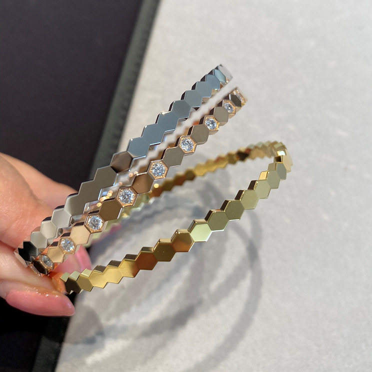 C brand name honeycomb luxury designer bangle bracelets sterling silver gold shining diamond crystal bracelet jewelry for women
C brand name honeycomb luxury designer bangle bracelets sterling silver gold shining diamond crystal bracelet jewelry for women