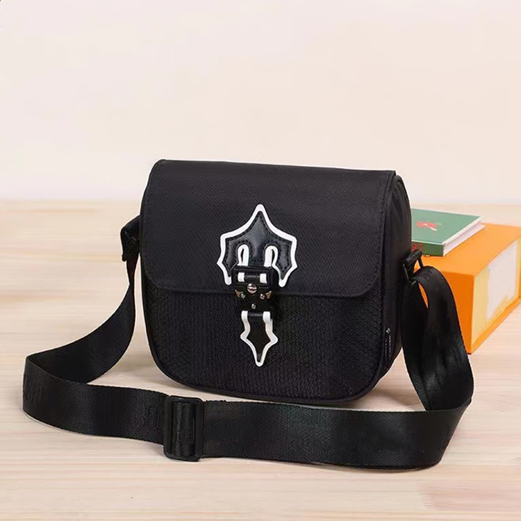 Oxford Waterproof canvas Men's Trapstar Shoulder Bag Trapstars IRONGATE COBRA T Luxury messenger Bag man Designer womens Crossbody handbag Large clutch Bags, Black
Oxford Waterproof canvas Men's Trapstar Shoulder Bag Trapstars IRONGATE COBRA T Luxury messenger Bag man Designer womens Crossbody handbag Large clutch Bags, Black