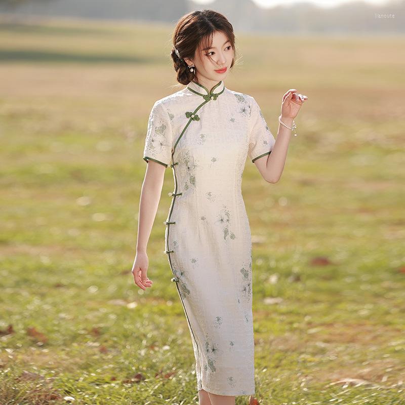 Ethnic Clothing Improved Button Cheongsam Short Sleeve Vintage Floral Print Dress Elegant Traditional Slim High Split Qipao
Ethnic Clothing Improved Button Cheongsam Short Sleeve Vintage Floral Print Dress Elegant Traditional Slim High Split Qipao