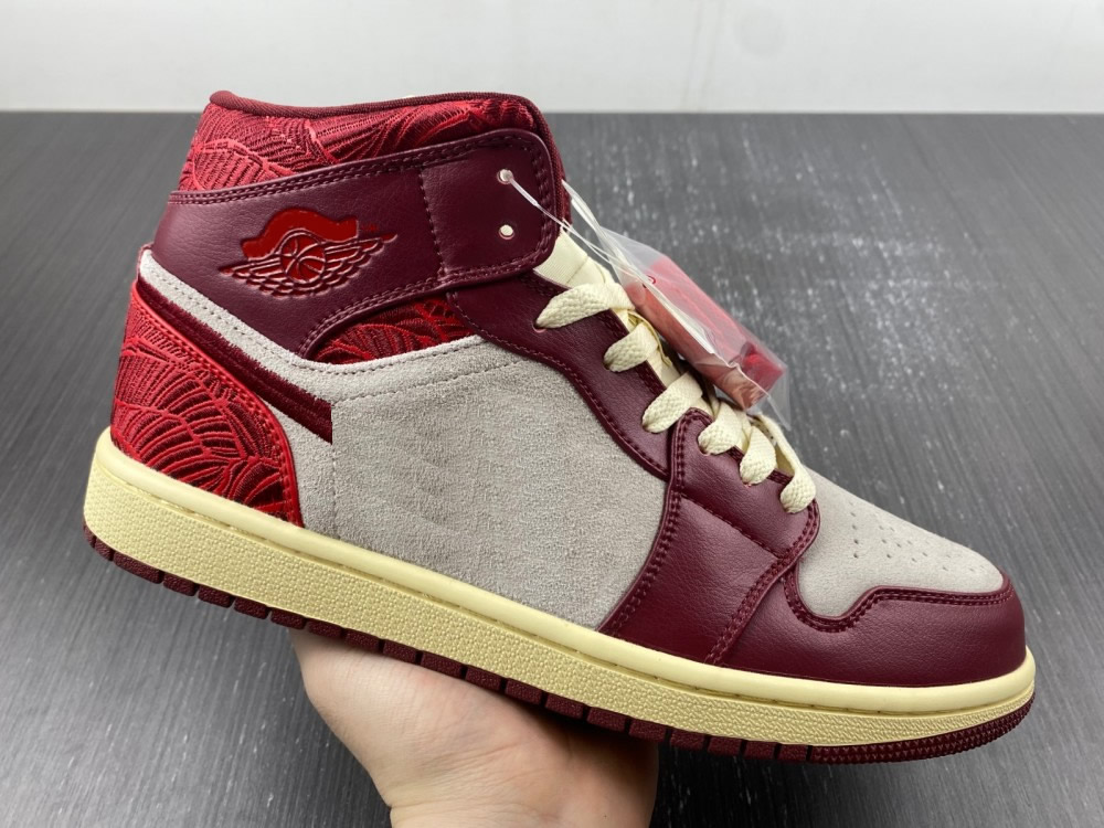 WMNS Tiki Leaf Jumpman 1 1s Basketball Shoes OG Team Red University Red-Sail-Muslin DZ2820-601 Designer Sports Sneakers, #1
WMNS Tiki Leaf Jumpman 1 1s Basketball Shoes OG Team Red University Red-Sail-Muslin DZ2820-601 Designer Sports Sneakers, #1