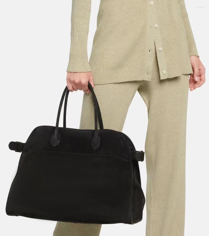 Duffel Bags Brand TR 2023 Margaux 17 Classic Style Cowhide Handbag Simple Single Shoulder Bag The Large Capacity Commuting Free Ship, Black litchi grain
Duffel Bags Brand TR 2023 Margaux 17 Classic Style Cowhide Handbag Simple Single Shoulder Bag The Large Capacity Commuting Free Ship, Black litchi grain