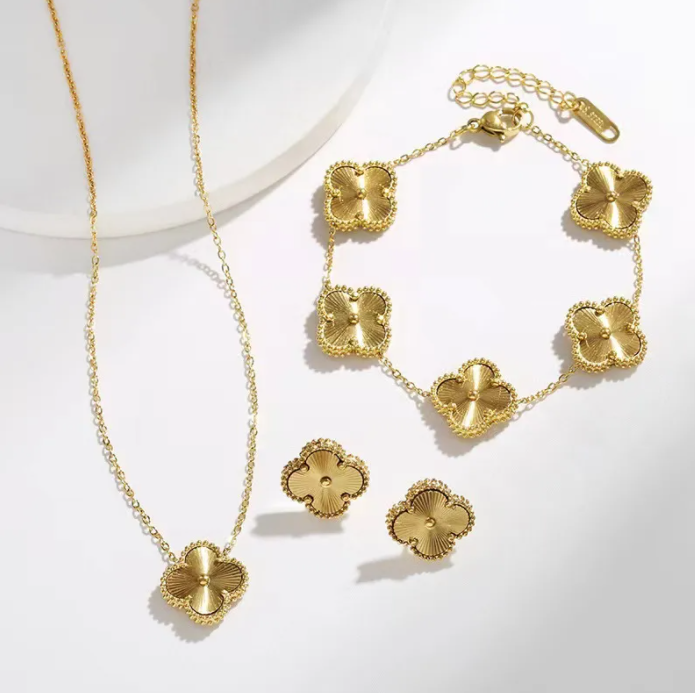 Designer Brand Luxury Necklace Single Flower Four-leaf Clover Cleef Shell Necklaces Women Fashion 18K Gold Titanium Steel Necklace Jewelry
Designer Brand Luxury Necklace Single Flower Four-leaf Clover Cleef Shell Necklaces Women Fashion 18K Gold Titanium Steel Necklace Jewelry