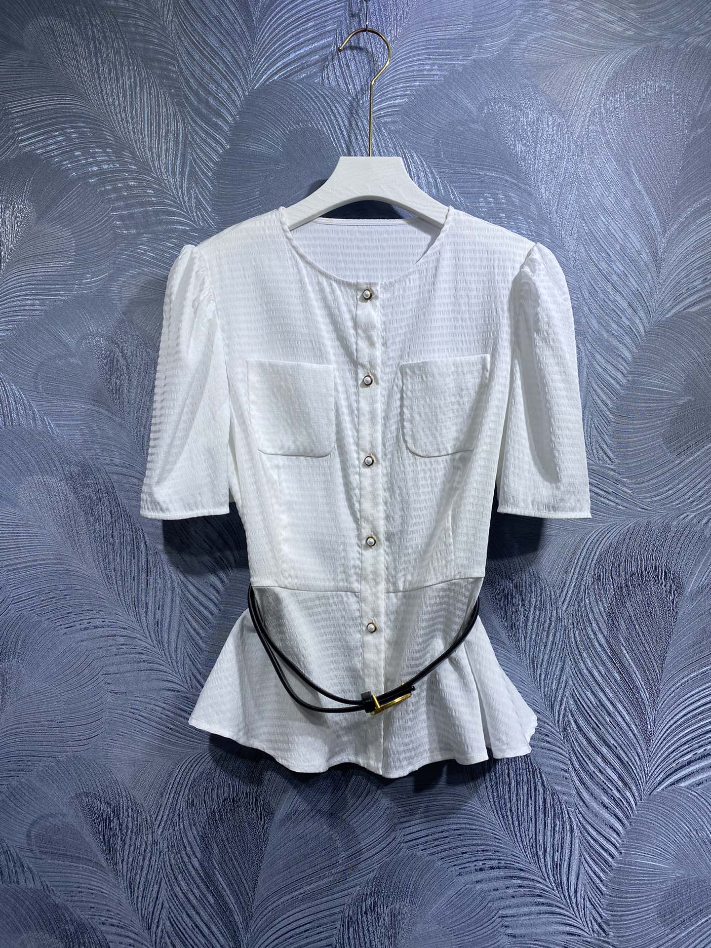 White Fashion Shirt Women's Summer Fragrant Style High end Casual Versatile Short Sleeve Top
White Fashion Shirt Women's Summer Fragrant Style High end Casual Versatile Short Sleeve Top