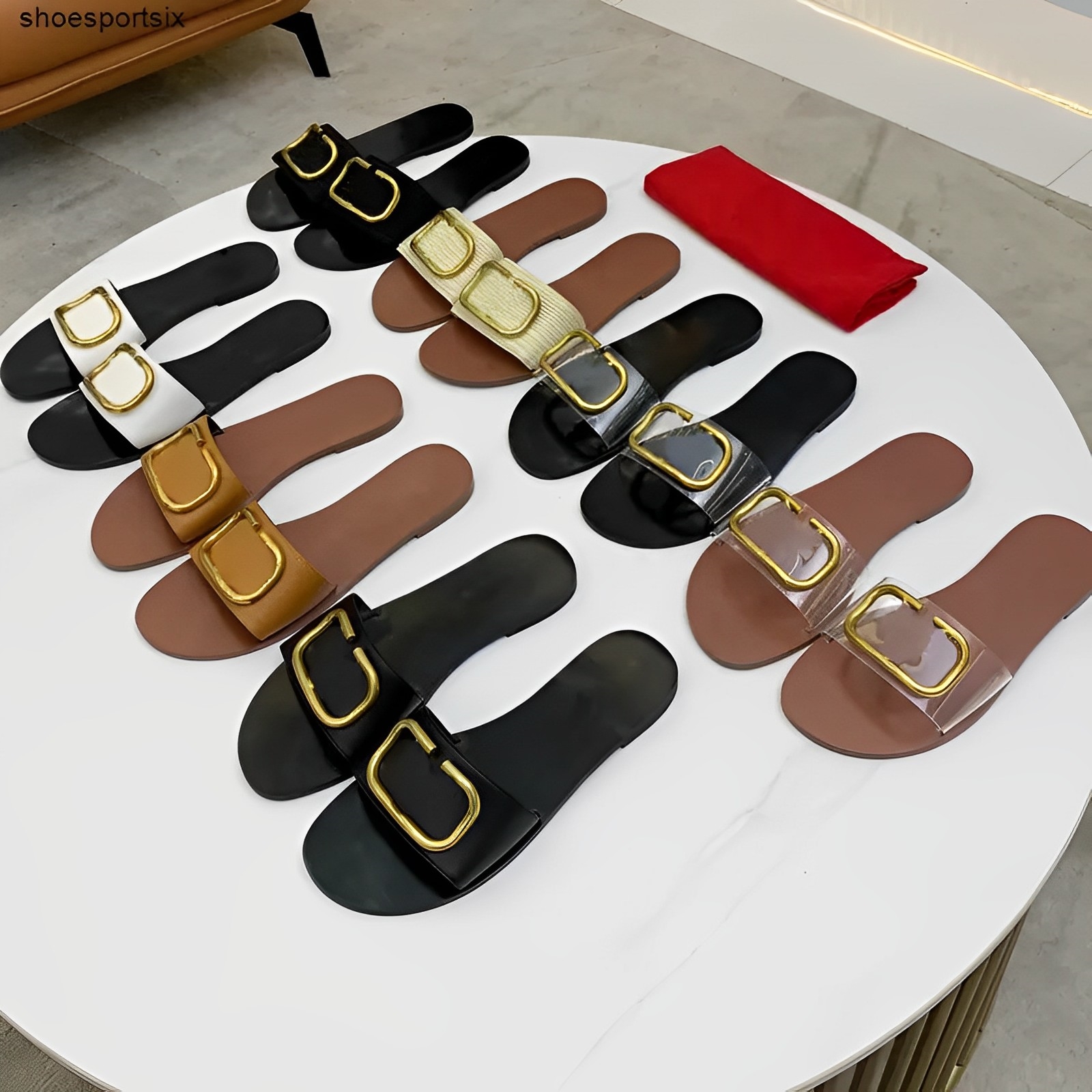 Big v Metal Buckle Women Sandals Designer Slippers Fashion Summer Womens Flat Beach Sandal Top Quality Luxury Ladies Cool Slides Shoes Valentinoes Valentinoity
Big v Metal Buckle Women Sandals Designer Slippers Fashion Summer Womens Flat Beach Sandal Top Quality Luxury Ladies Cool Slides Shoes Valentinoes Valentinoity