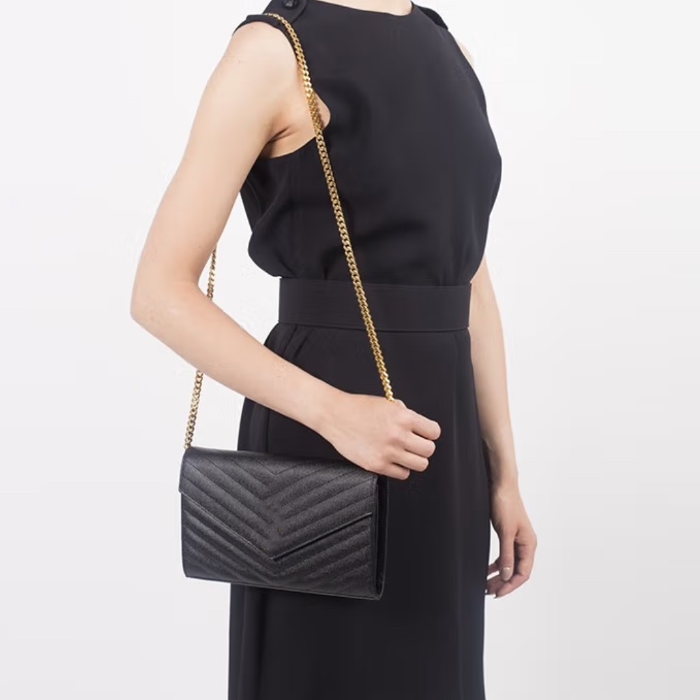 Luxury Designer Chain Clutch Bag Fashion Ladies Cross Body Handbag Messenger Ordinary Letter Lock Cover Internal Zipper Pocket Envelope Bag, Black_golden logo
Luxury Designer Chain Clutch Bag Fashion Ladies Cross Body Handbag Messenger Ordinary Letter Lock Cover Internal Zipper Pocket Envelope Bag, Black_golden logo