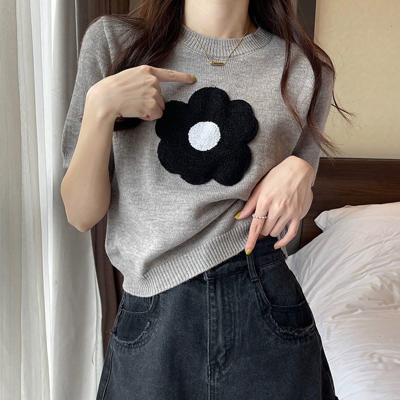 Women's T-Shirt Rimocy Summer Flower Embroidery T Shirt Women Korean Style Short Sleeve Knitted T-Shirt Woman All Match Round Neck Tee Tops 230413, Gray
Women's T-Shirt Rimocy Summer Flower Embroidery T Shirt Women Korean Style Short Sleeve Knitted T-Shirt Woman All Match Round Neck Tee Tops 230413, Gray
