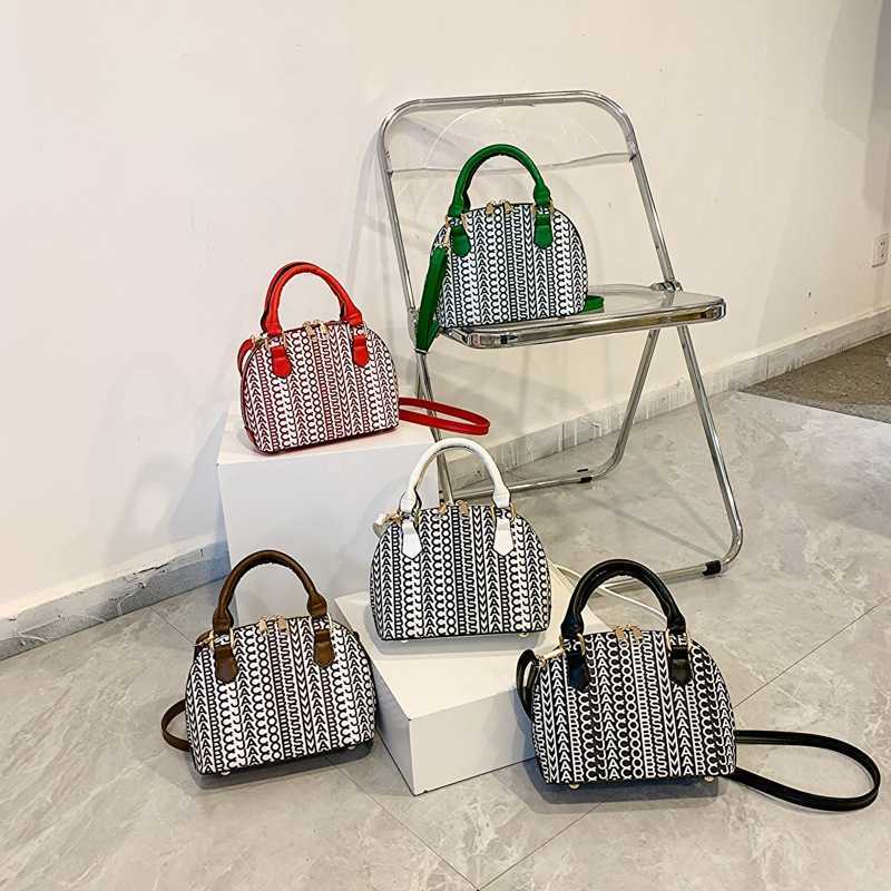 Shell Bag Women 2023 New Fashion PU Printing Letter Casual Handbag One Shoulder Crossbody Bags, Pink square lock
Shell Bag Women 2023 New Fashion PU Printing Letter Casual Handbag One Shoulder Crossbody Bags, Pink square lock