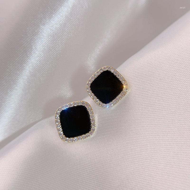 Stud Earrings Classic Black Square For Women Personality Geometric Earings Female Simple Fashion Detachable Jewelry Accessories 
Stud Earrings Classic Black Square For Women Personality Geometric Earings Female Simple Fashion Detachable Jewelry Accessories