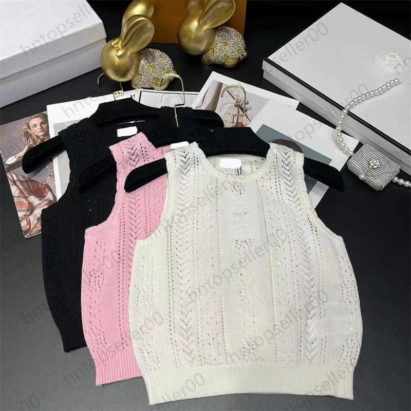 Womens Tanks Designer Clothes Spring Summer Female Luxury Loose Fitting Classic Solid Color Hollowed Out Letter Round Neck Knitted Tank Top 3 Colors, 18
Womens Tanks Designer Clothes Spring Summer Female Luxury Loose Fitting Classic Solid Color Hollowed Out Letter Round Neck Knitted Tank Top 3 Colors, 18