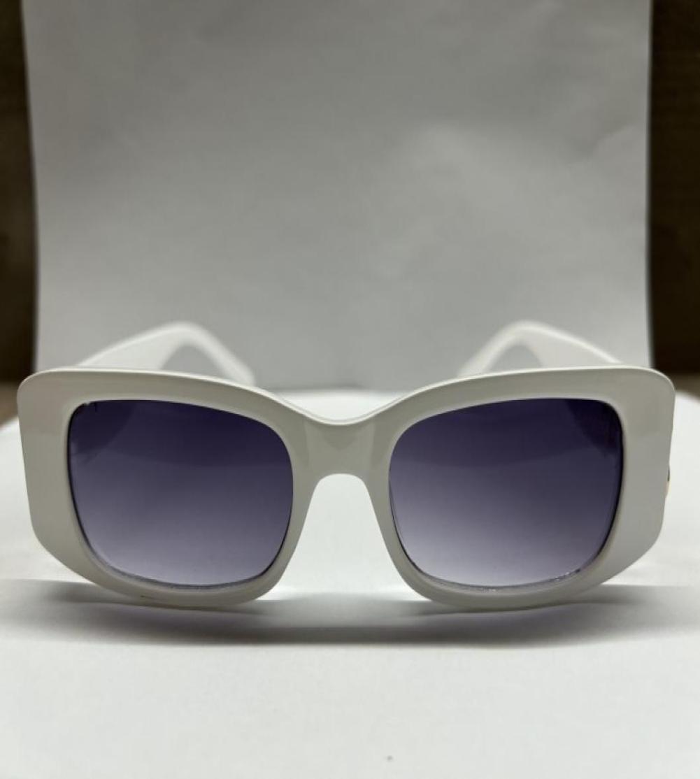 2023 Luxury Rectangle Women Sunglasses Fashion Womens Brand Deisnger Full Frame UV400 Lens Summer Style Big Square Top Quality Com4090918
2023 Luxury Rectangle Women Sunglasses Fashion Womens Brand Deisnger Full Frame UV400 Lens Summer Style Big Square Top Quality Com4090918
