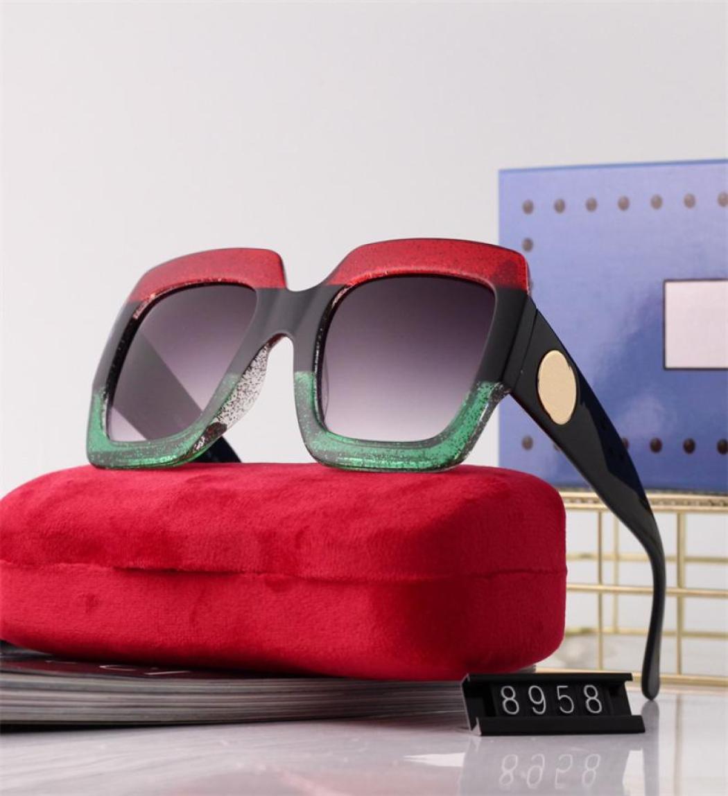 Mens Designers Sunglasses Women Luxury Sun Glasses Letter G Designer Suitable Fashion Gold Plated Full Frame Eyewear High Quality 4580782
Mens Designers Sunglasses Women Luxury Sun Glasses Letter G Designer Suitable Fashion Gold Plated Full Frame Eyewear High Quality 4580782