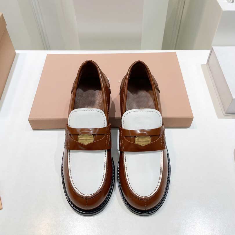 top quality Casual Shoes Designer luxury miu casual shoes loafers ballet party patent leather semi-flat lambskin leg dress sneakers., White
top quality Casual Shoes Designer luxury miu casual shoes loafers ballet party patent leather semi-flat lambskin leg dress sneakers., White
