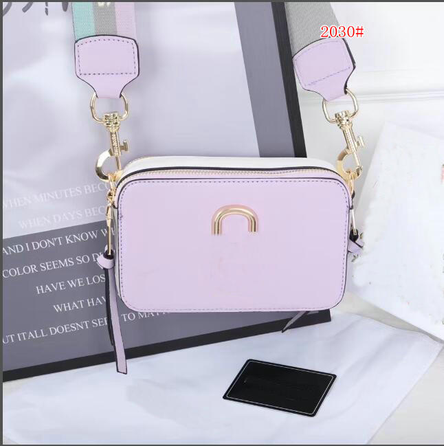 Designers Shoulder Bags Luxurys Women Cross Body Bag Design Square Bag Handbag Letter Pattern Lady Canvas Strap Crossbody handbag 19cm, Purple
Designers Shoulder Bags Luxurys Women Cross Body Bag Design Square Bag Handbag Letter Pattern Lady Canvas Strap Crossbody handbag 19cm, Purple