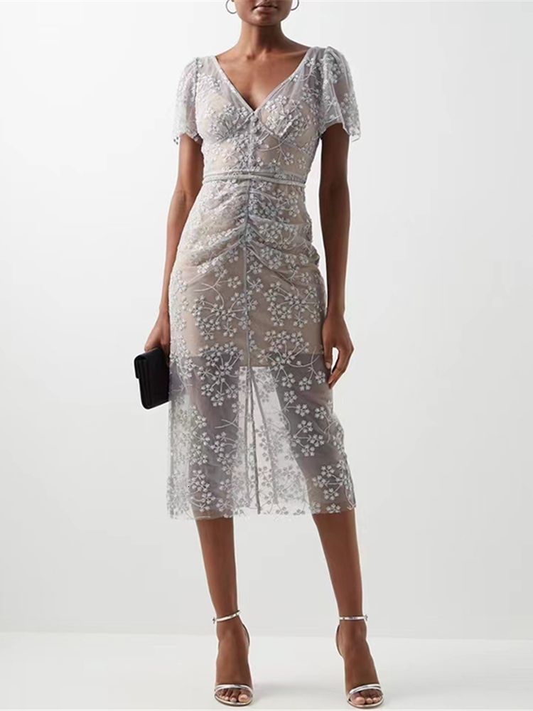 Casual Dresses Early Autumn Women's V-Neck Slim Midi Dress Short Sleeve Embroidery Lace Long Robe With Diamonds Buttons230413