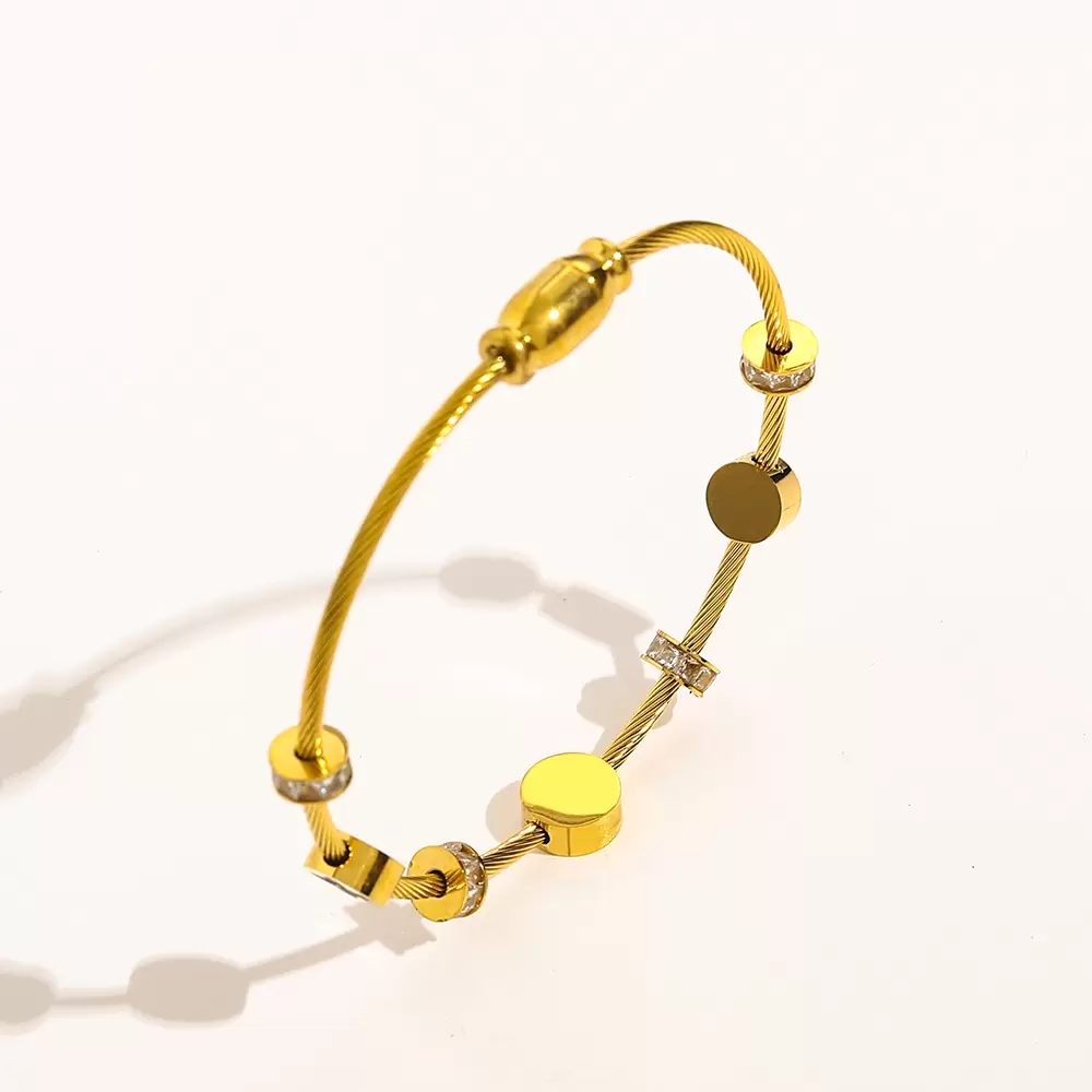 Classic Style Bracelets gold plated bangle Women Bangle Luxury Designer Jewelry Crystal 18K Gold Plated Stainless steel Lovers Gift Bangles Mens Bracelet Y23009
Classic Style Bracelets gold plated bangle Women Bangle Luxury Designer Jewelry Crystal 18K Gold Plated Stainless steel Lovers Gift Bangles Mens Bracelet Y23009